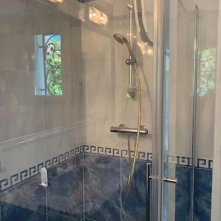 Centre Piscine ヴィラ カンヌ