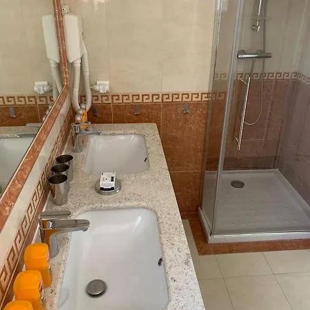 Centre Piscine * 칸느