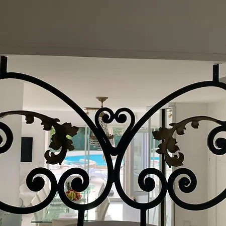 Centre Piscine * Κάννες